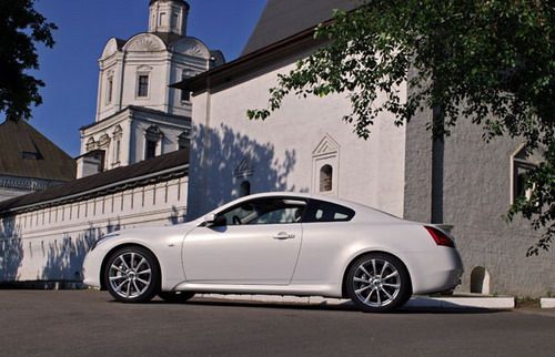 Infiniti G37 S Coupe. Фото с сайта 